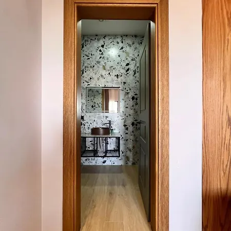 Han/Misafirhane Happy Dıraç